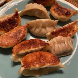 A plate full of Peking Ravioli