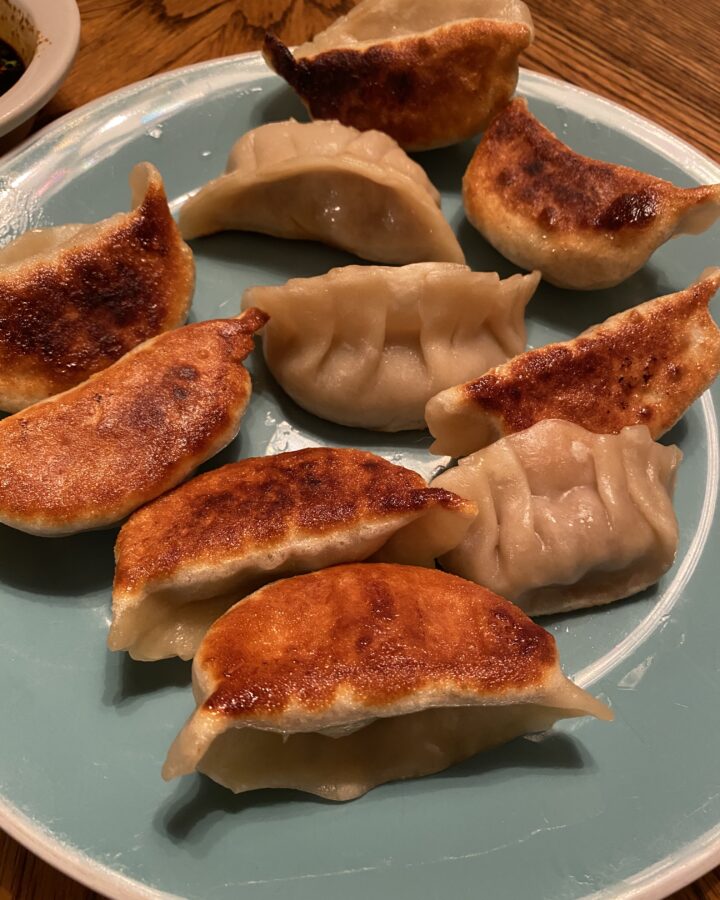 A plate full of Peking Ravioli