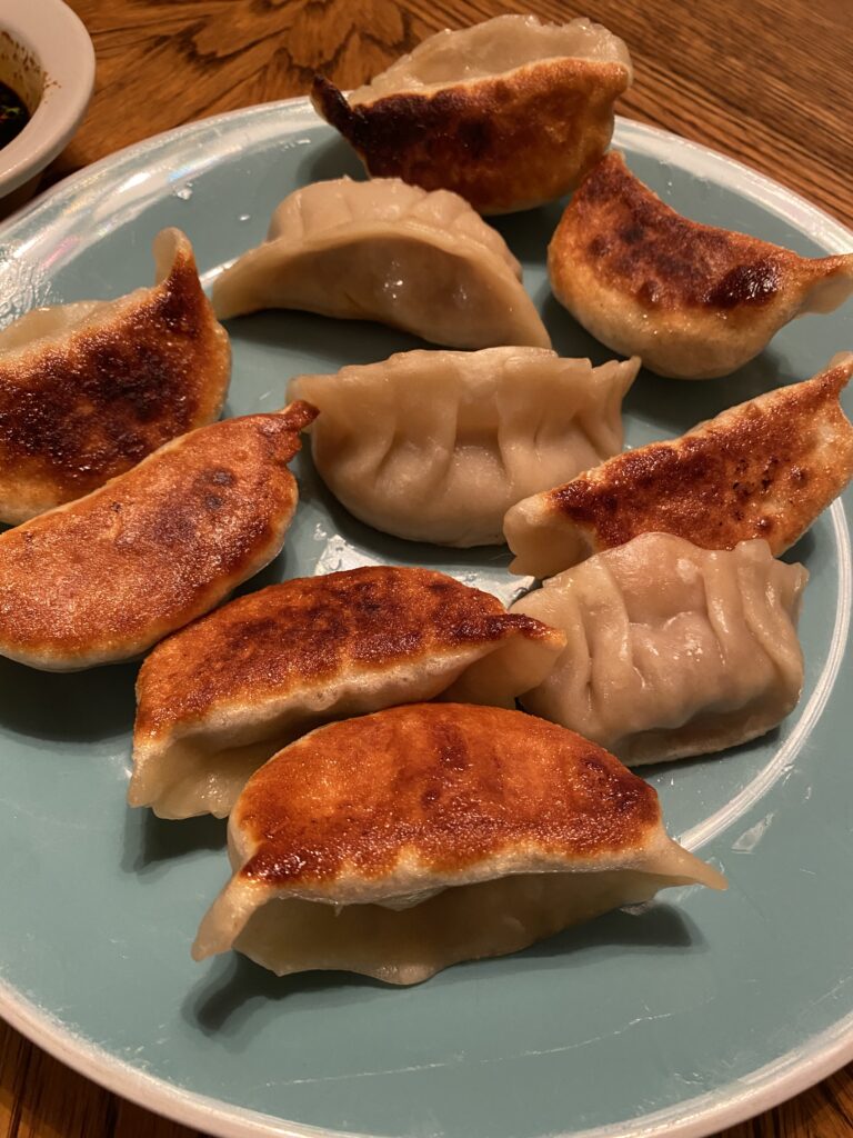 A plate full of Peking Ravioli